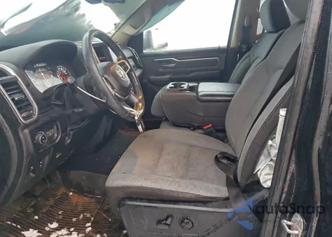 2019 Ram 1500 Big Horn/Lone Star z USA, uszkodzony, nr VIN 1C6SRFFT5KN657635